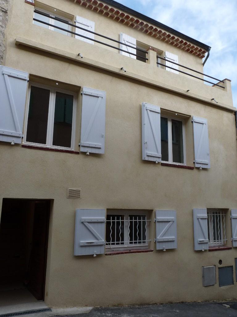 Location LA COLLE SUR LOUP Maison de village 3 pièces Anne Sophie